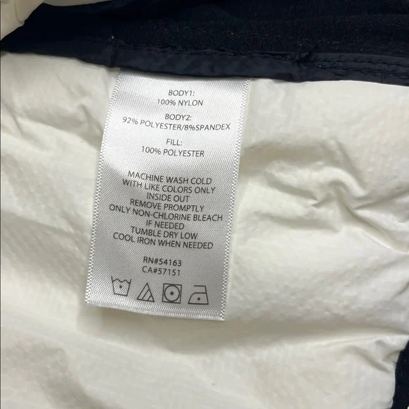 Calvin Klein puffy vest, cream with black side panels ans trim, stunning, cozy - Picture 14 of 17